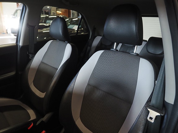 Kia Picanto 13 of 20