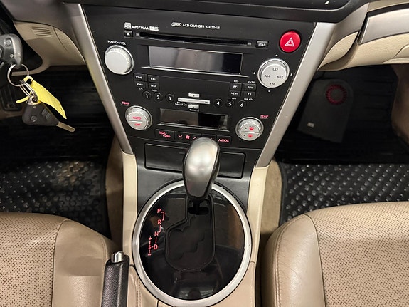 Subaru Legacy 14 of 18