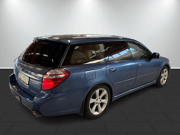 Subaru Legacy 5 of 18