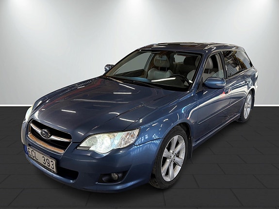 Subaru Legacy 2 of 18