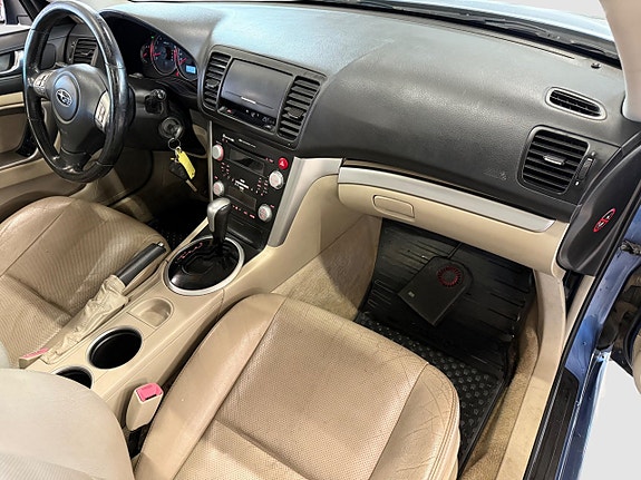 Subaru Legacy 17 of 18