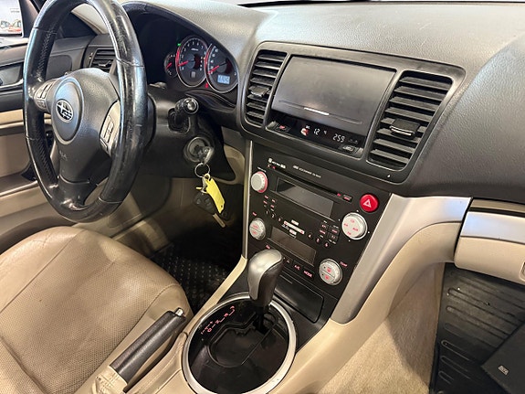 Subaru Legacy 18 of 18