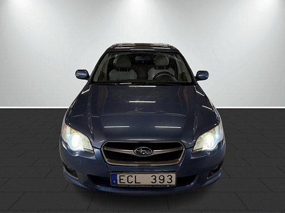 Subaru Legacy 3 of 18