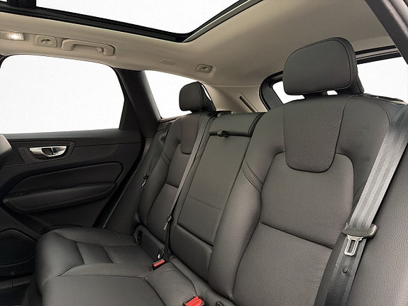 Volvo XC60 30 of 30