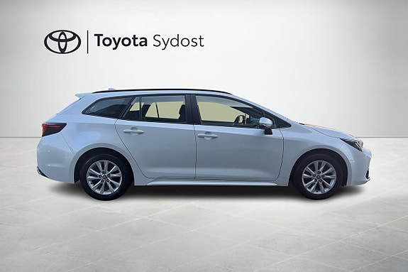 Toyota Corolla 13 of 16