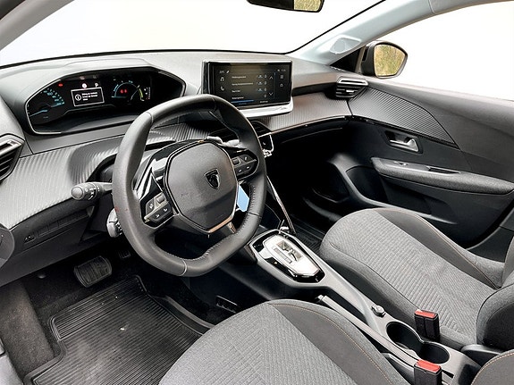 Peugeot 208 5 of 15