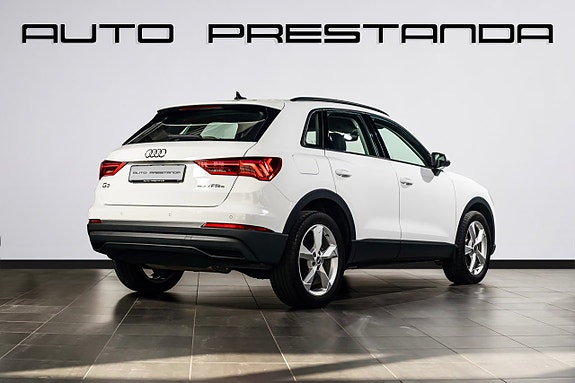 Audi Q3 2 of 30