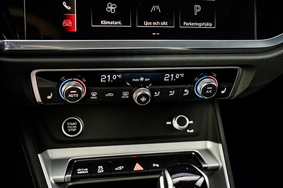 Audi Q3 23 of 30