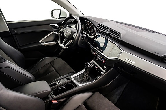 Audi Q3 12 of 30