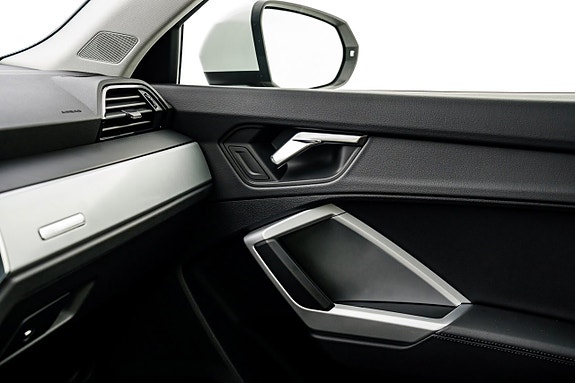 Audi Q3 25 of 30