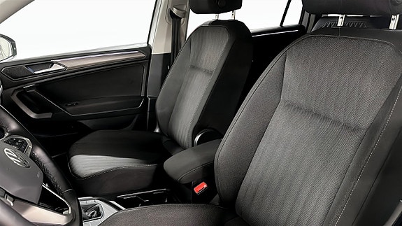 Volkswagen Tiguan Allspace 8 of 12