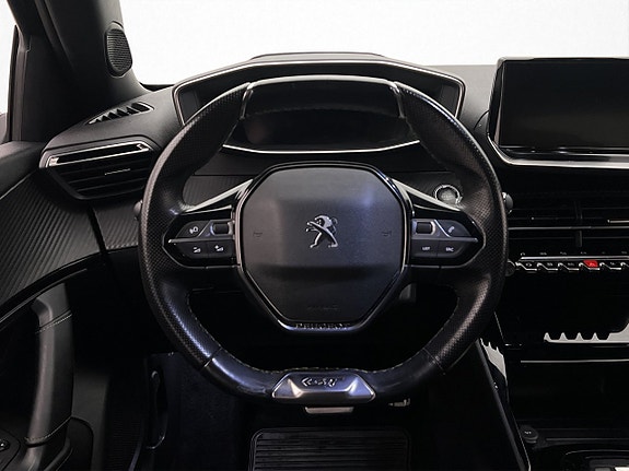 Peugeot e-2008 13 of 30