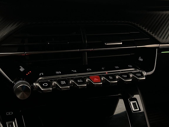 Peugeot e-2008 21 of 30