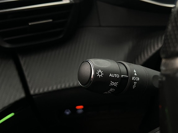 Peugeot e-2008 28 of 30