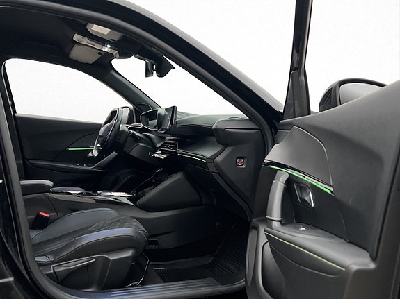 Peugeot e-2008 23 of 30