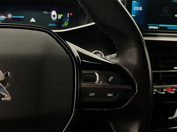 Peugeot e-2008 16 of 30