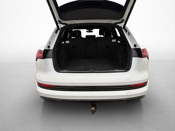 Audi e-tron 12 of 30