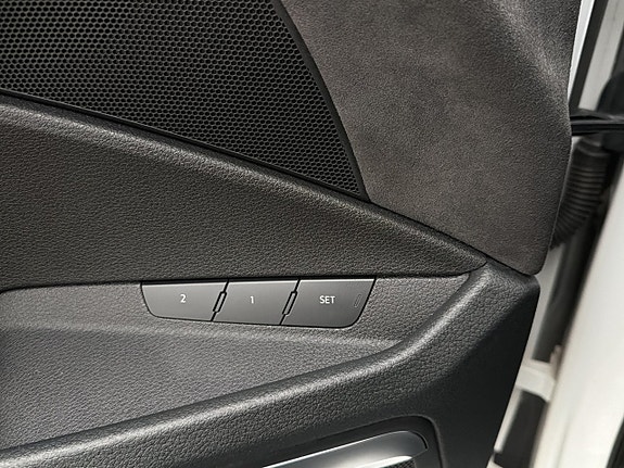 Audi e-tron 18 of 30