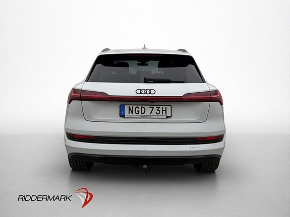Audi e-tron 8 of 30