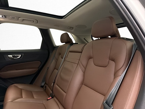 Volvo XC60 30 of 30