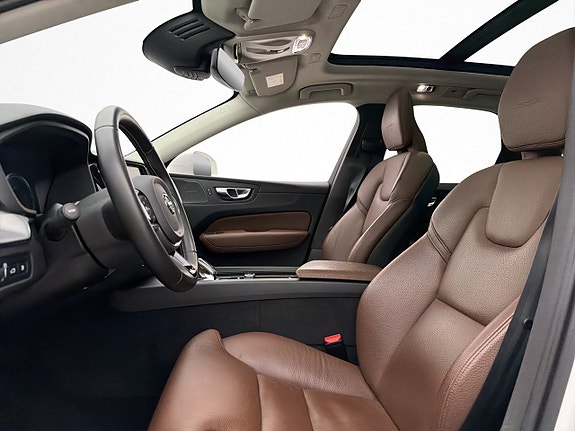 Volvo XC60 14 of 30