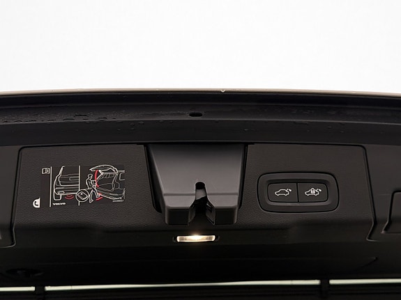 Volvo XC60 13 of 30