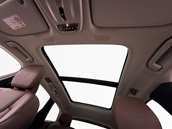 Volvo XC60 17 of 30