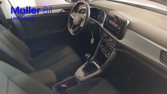 Volkswagen T-Roc 13 of 24