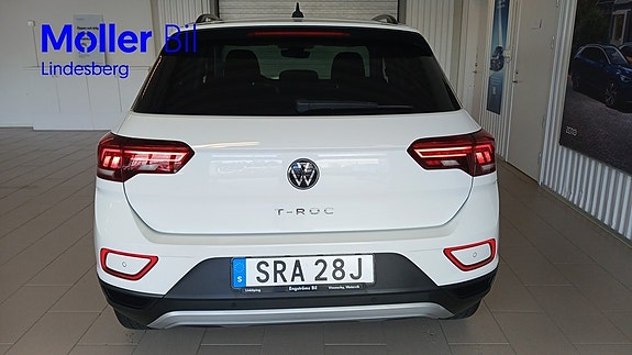 Volkswagen T-Roc 8 of 24