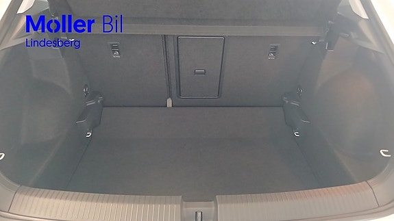 Volkswagen T-Roc 16 of 24