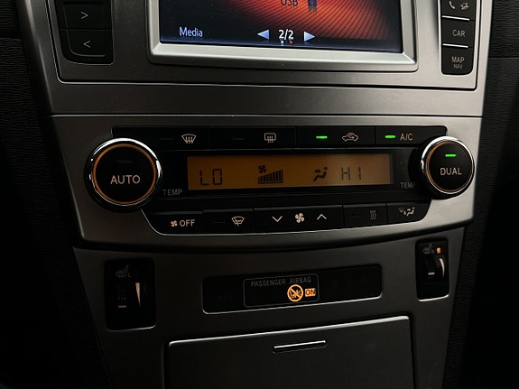 Toyota Avensis 21 of 23