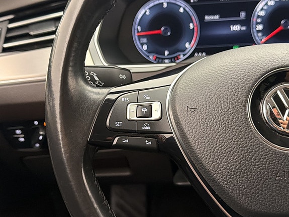 Volkswagen Passat 14 of 25