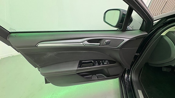 Ford Mondeo 18 of 22