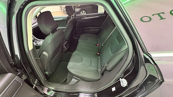 Ford Mondeo 17 of 22