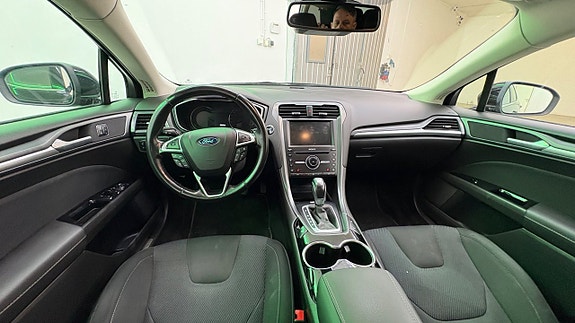 Ford Mondeo 15 of 22