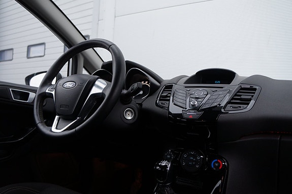 Ford Fiesta 12 of 14