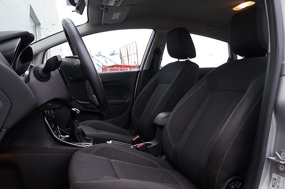 Ford Fiesta 7 of 14
