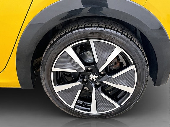 Peugeot e-208 30 of 30