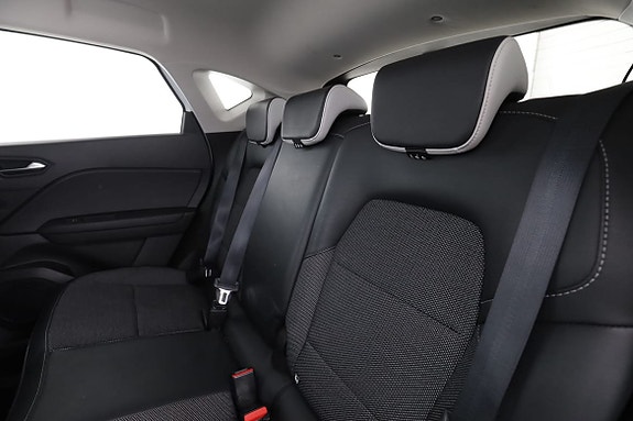 Renault Captur 15 of 30