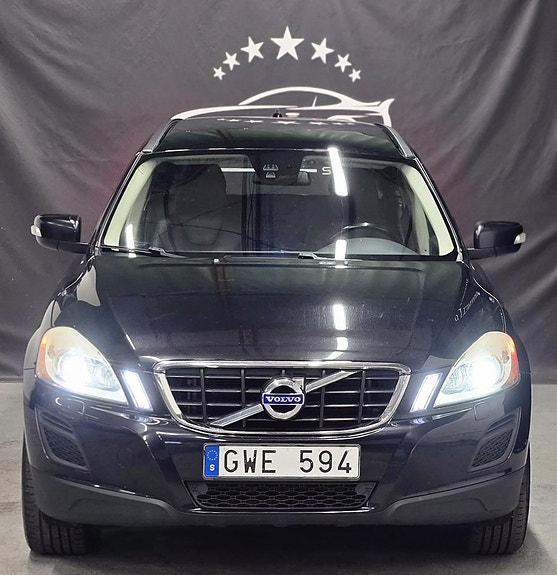 Volvo XC60 2 of 27