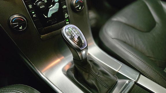 Volvo XC60 15 of 27