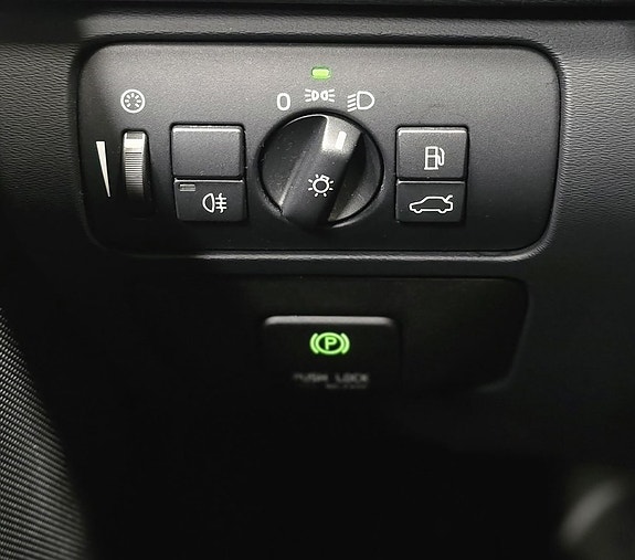 Volvo XC60 25 of 27
