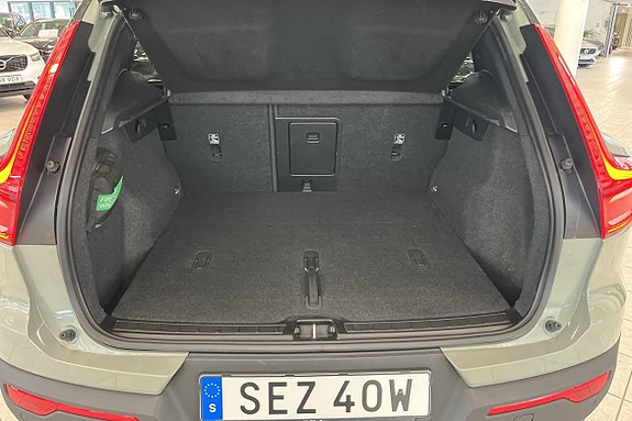 Volvo XC40 14 of 17