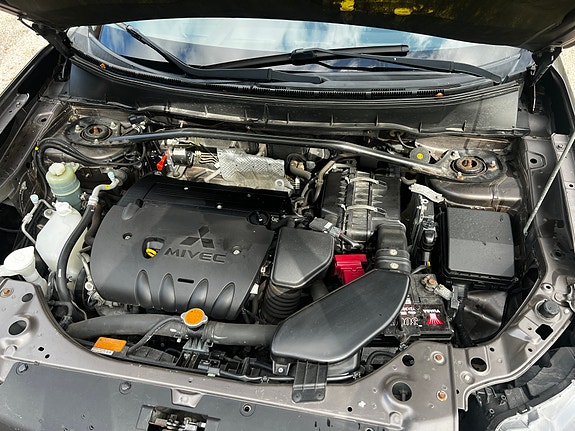 Mitsubishi Outlander 8 of 8