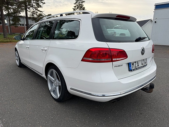 Volkswagen Passat 5 of 16