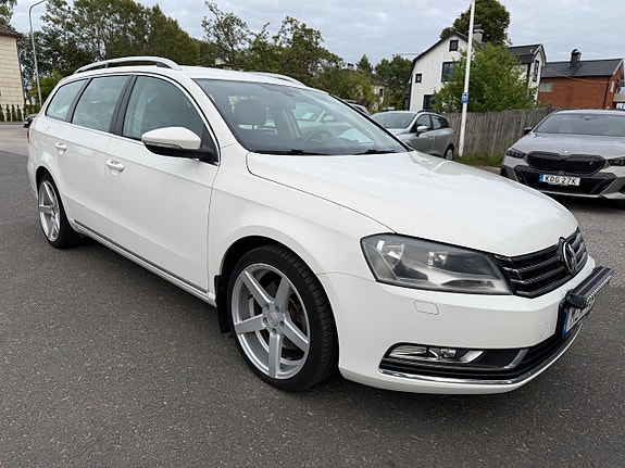 Volkswagen Passat 9 of 16