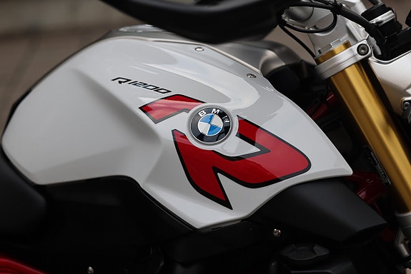 BMW R1200R | Vit | Toppbox* 12 of 14