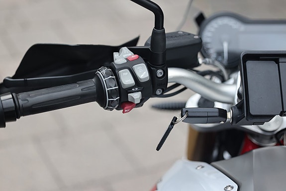 BMW R1200R | Vit | Toppbox* 4 of 14