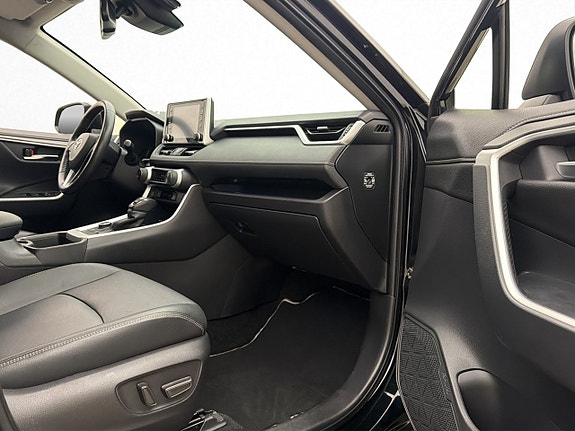 Toyota RAV4 16 of 30