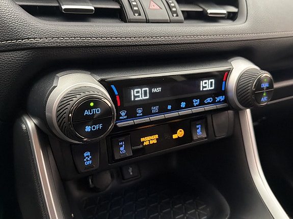 Toyota RAV4 19 of 30